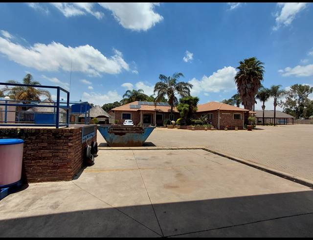 659M² WAREHOUSE TO LET IN POMONA